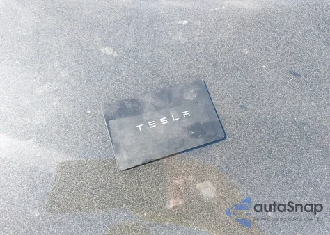 2022 Tesla Model Y Long Range Dual Motor All-Wheel Drive z USA, uszkodzony, nr VIN 7SAYGAEE1NF534290